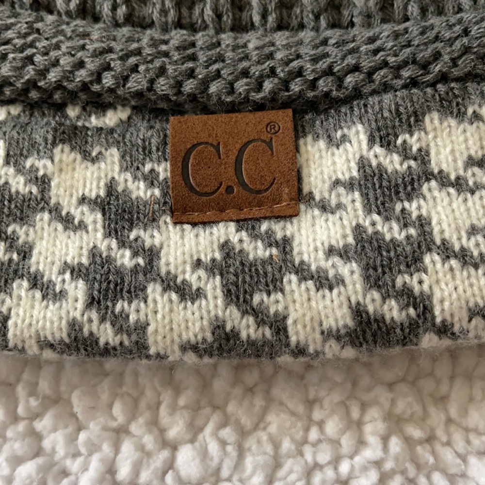 CC Beanie Grey with Patterned Cuff - Picture 3 of 6